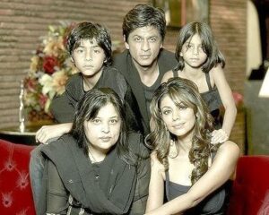 shahrukh-khan-sis-and-family