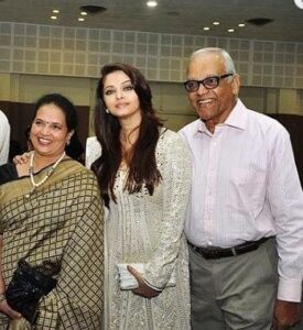 Aishwarya-rai-with-parents